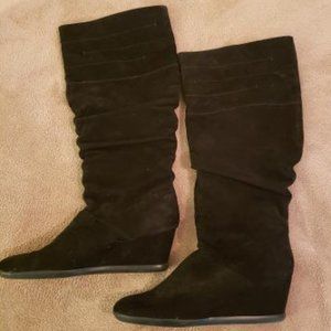 NWOT- Black suede Aerosole tall boots